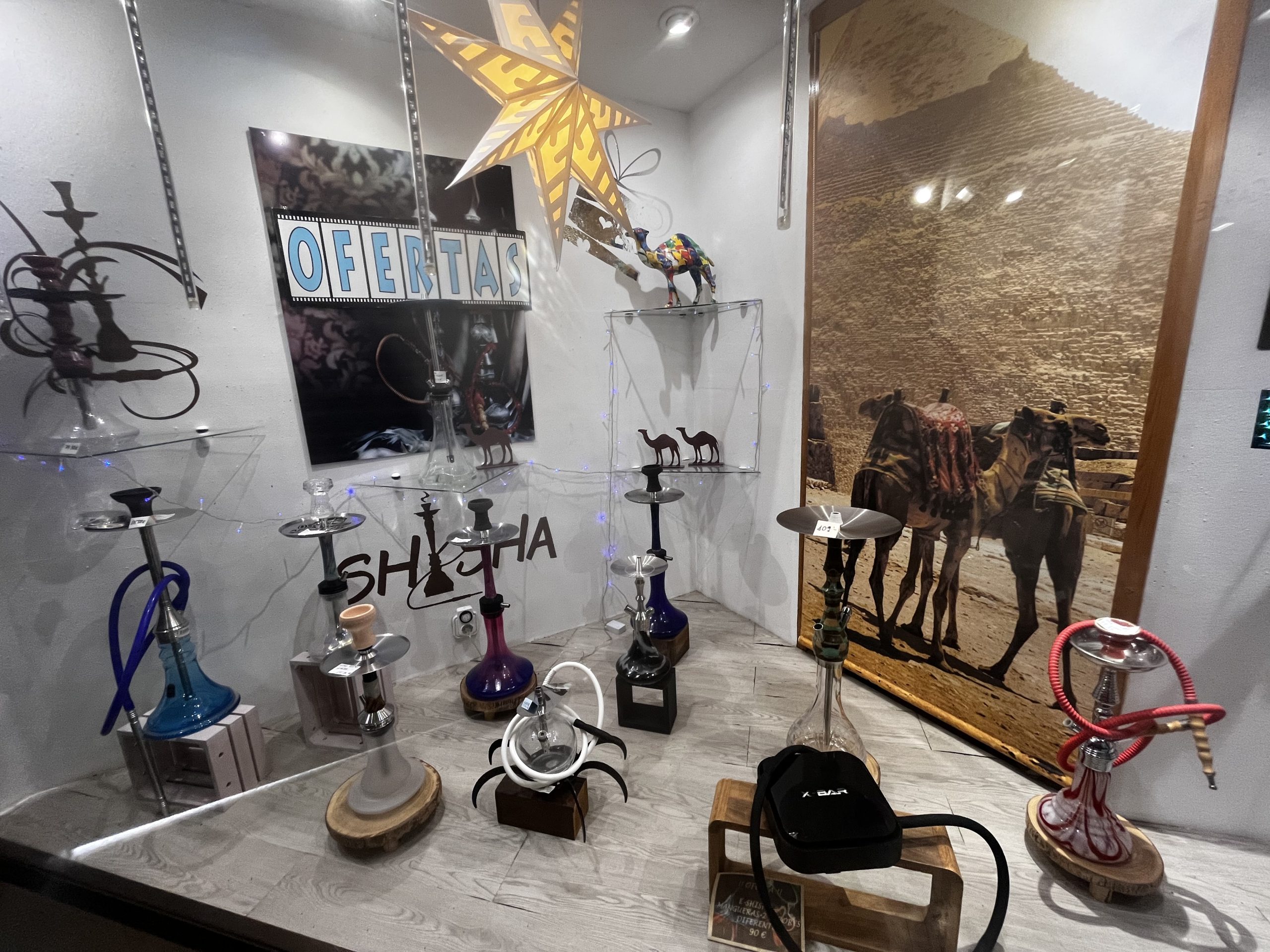 ESCAPARATE SHISHAS 1